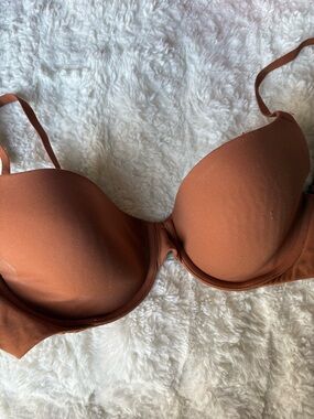 SKIMS • 34c fits everybody tshirt bra